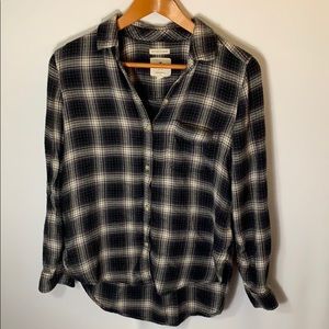 American Eagle Amazingly Soft Button Down Small